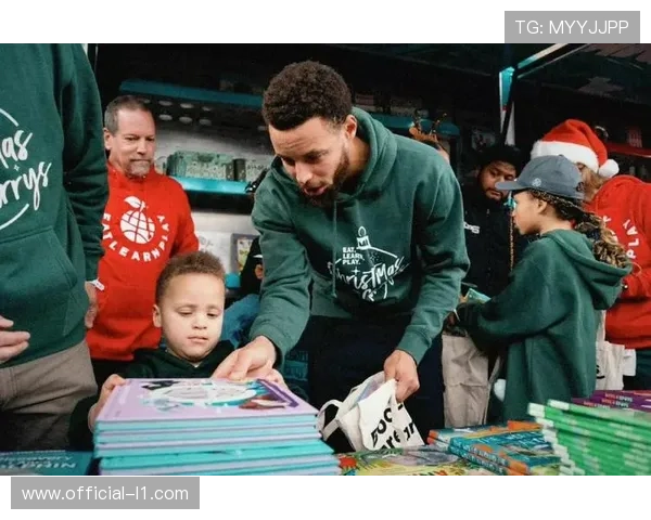 库里重庆行为偏远学校赠送装备，联合姚基金启动公益计划